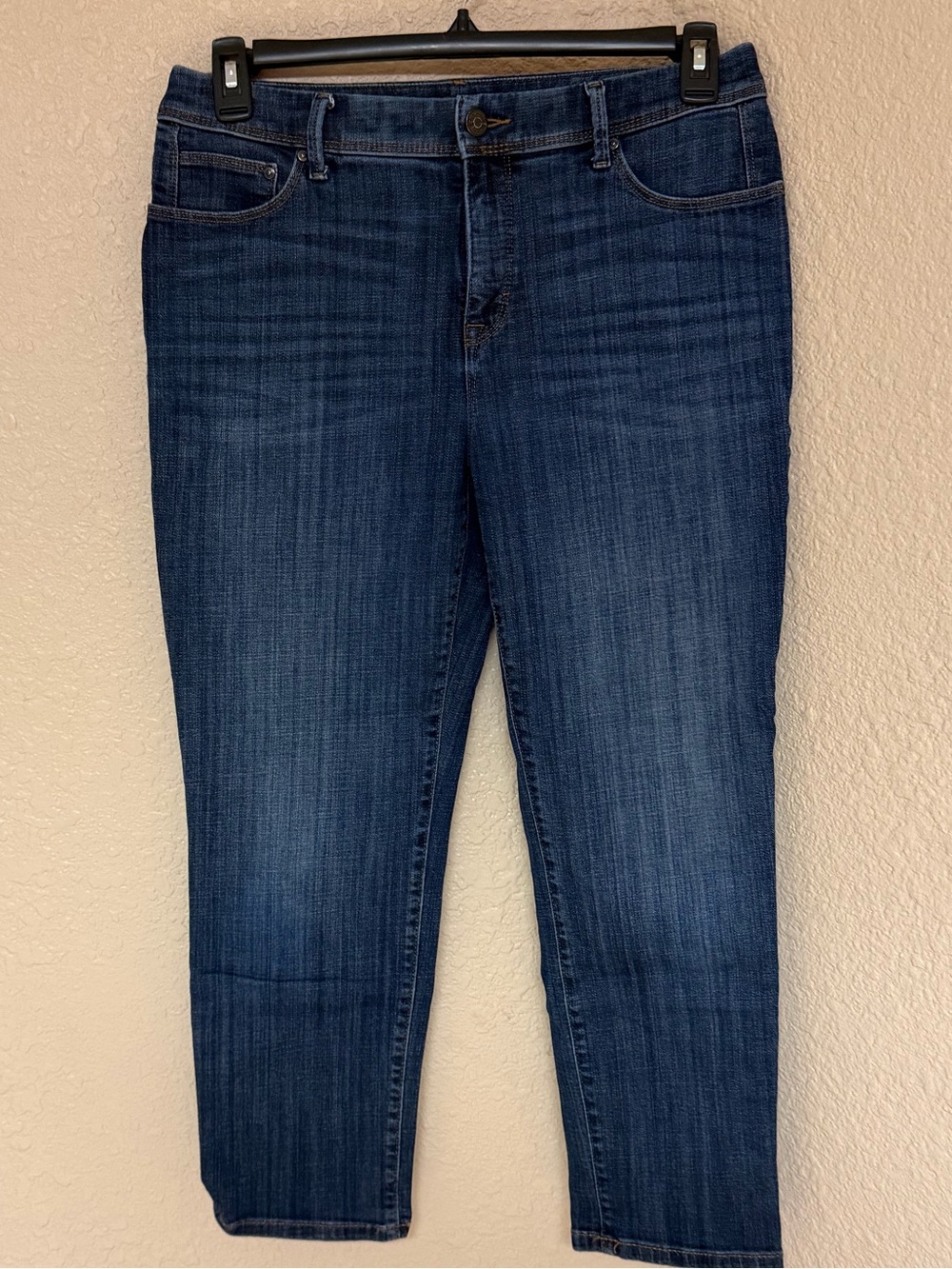 4/$20 Chico’s Girfriend Cropped Jeans